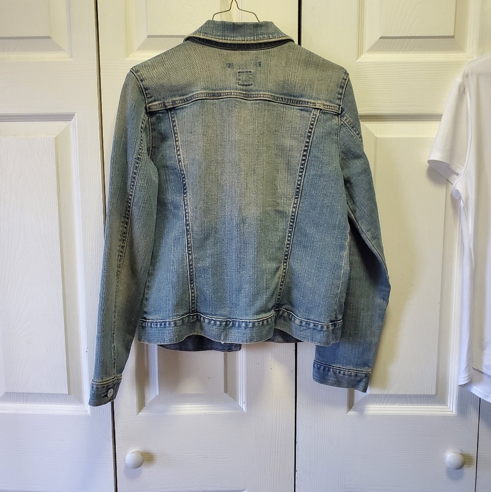 Gap Denim Jacket Euc!! Size Medium - image 8